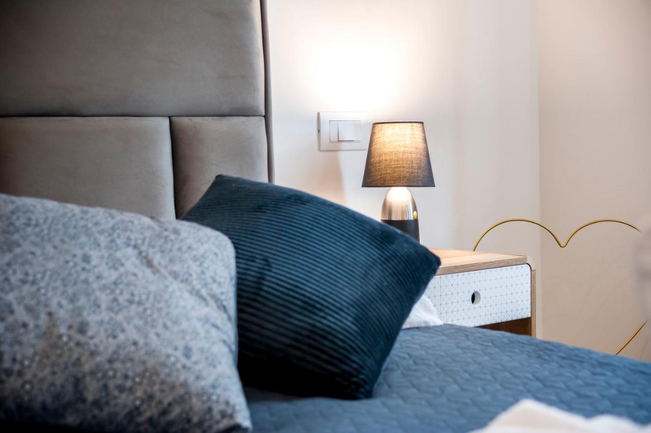 The Yellow House Apartments Ρόβινι Εξωτερικό φωτογραφία