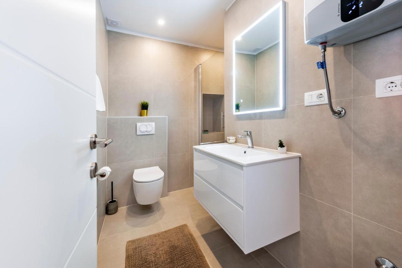The Yellow House Apartments Ρόβινι Εξωτερικό φωτογραφία